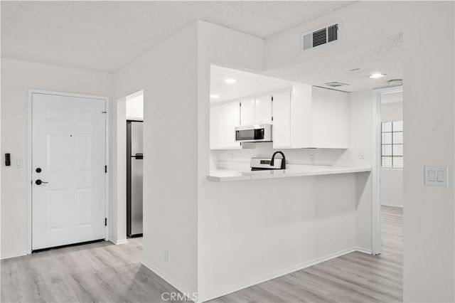 1903 Temple Avenue 210, Signal Hill, CA 90755