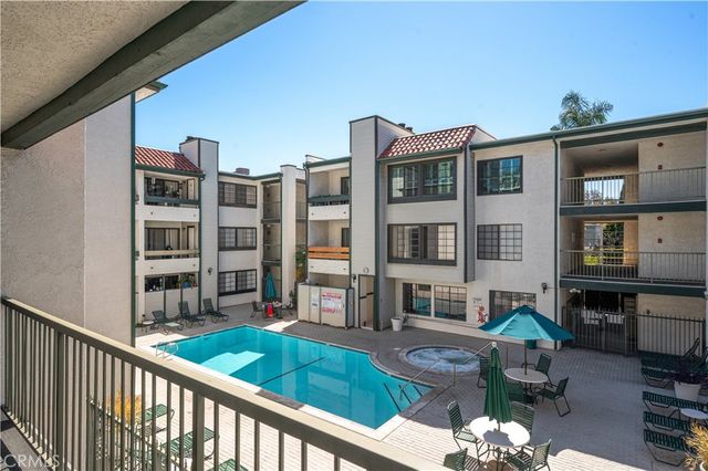 1903 Temple Avenue 210, Signal Hill, CA 90755