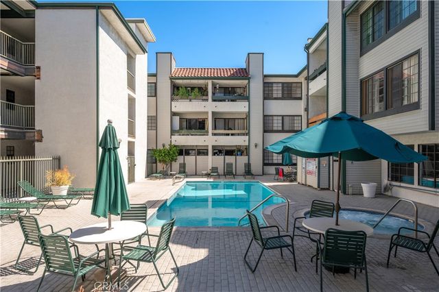 1903 Temple Avenue 210, Signal Hill, CA 90755