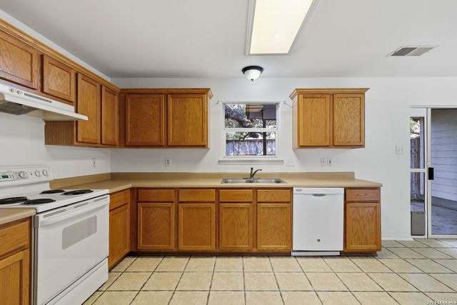 6107 WEXFORD PL, San Antonio, TX 78240