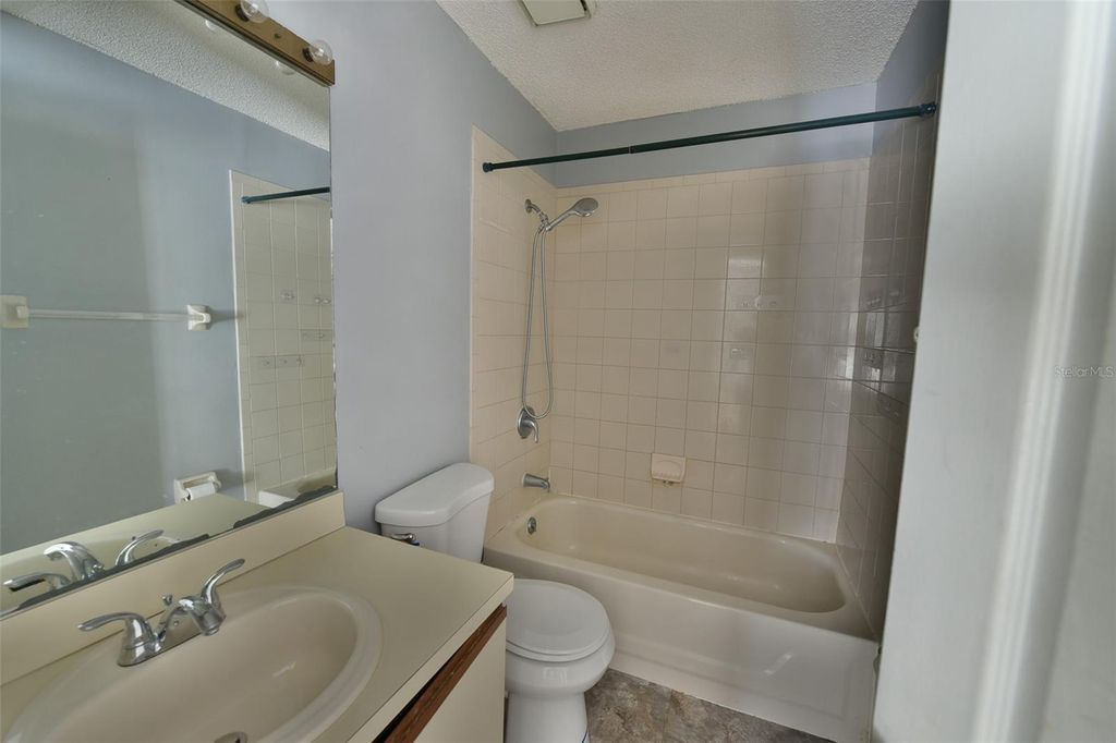 Image 26 of property listing at 1621 SANDY POINT SQUARE 61, Orlando, FL 32807