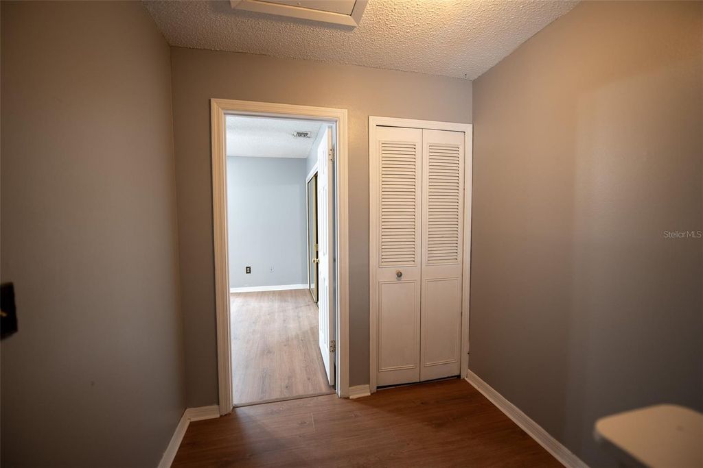 Image 7 of property listing at 1621 SANDY POINT SQUARE 61, Orlando, FL 32807