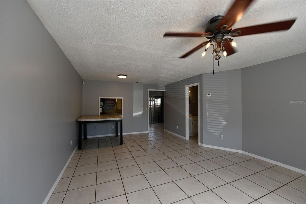 Image 10 of property listing at 1621 SANDY POINT SQUARE 61, Orlando, FL 32807