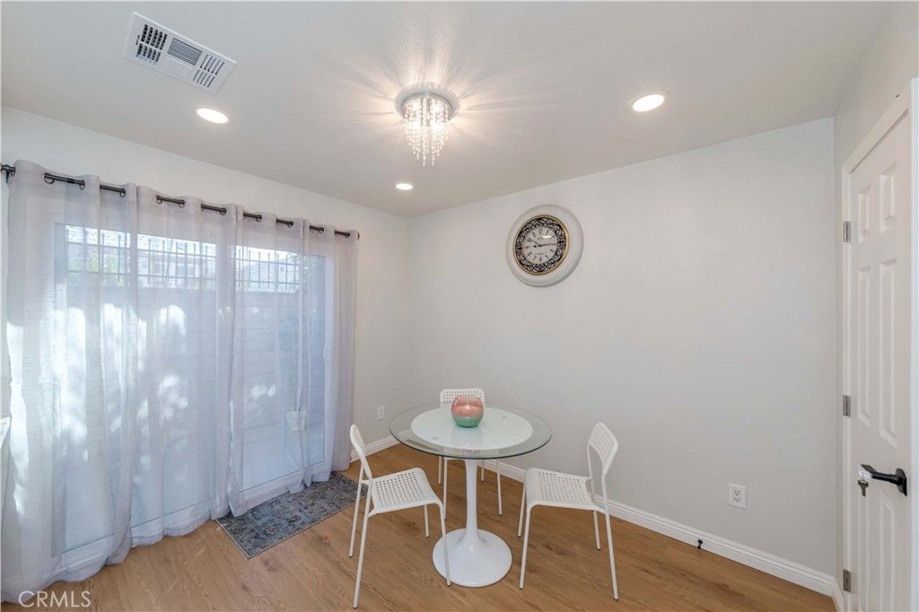 Image 8 of property listing at 918 Huntington Dr O, Duarte, CA 91010
