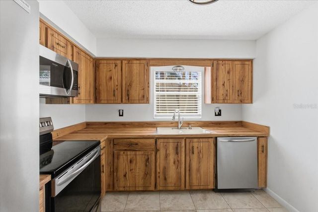 8 BERKSHIRE LANE, Palm Coast, FL 32137