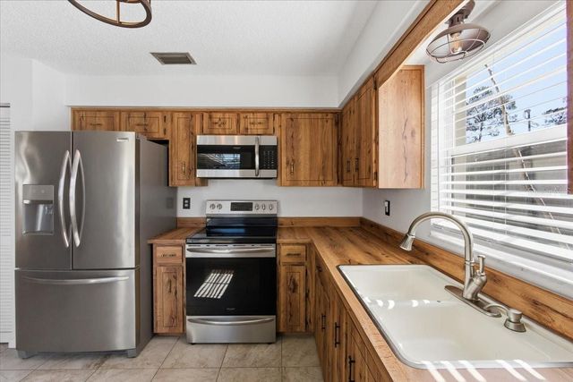 8 BERKSHIRE LANE, Palm Coast, FL 32137