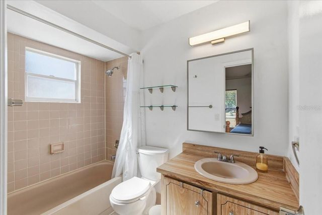 8 BERKSHIRE LANE, Palm Coast, FL 32137