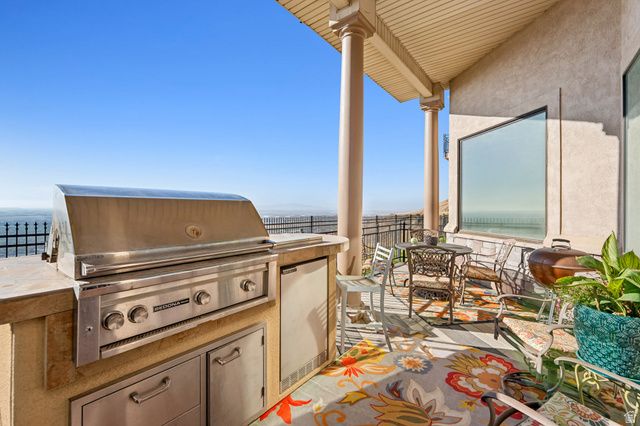 941 N SANDHURST DR, Salt Lake City, UT 84103