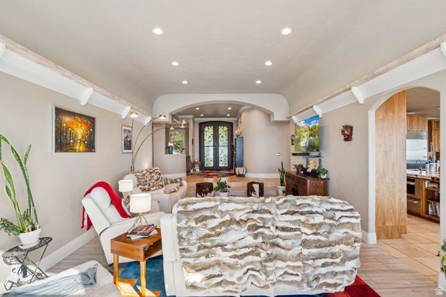 941 N SANDHURST DR, Salt Lake City, UT 84103