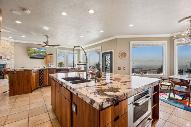 941 N SANDHURST DR, Salt Lake City, UT 84103