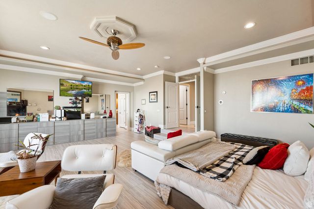 941 N SANDHURST DR, Salt Lake City, UT 84103