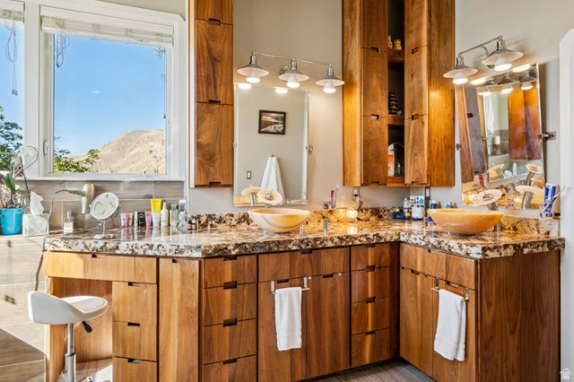 941 N SANDHURST DR, Salt Lake City, UT 84103