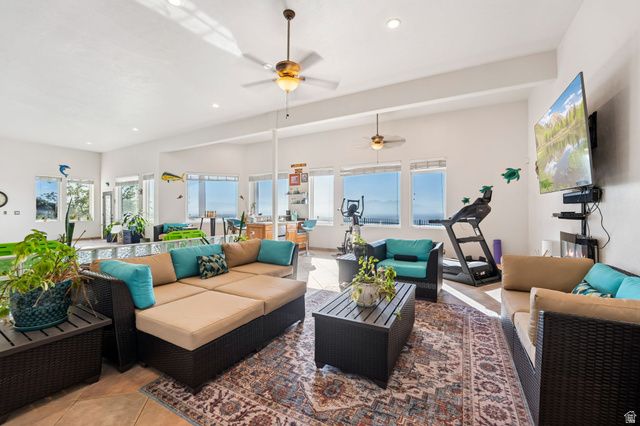 941 N SANDHURST DR, Salt Lake City, UT 84103