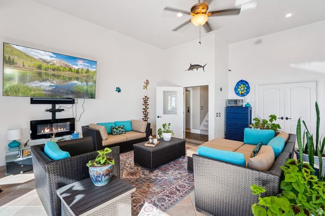 941 N SANDHURST DR, Salt Lake City, UT 84103