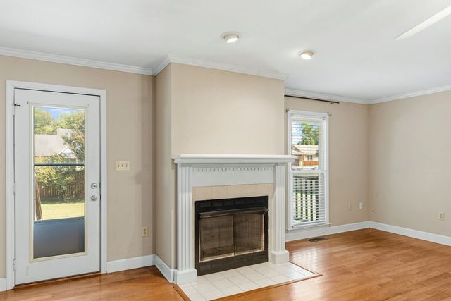 303 Springdale Dr, Columbia, TN 38401