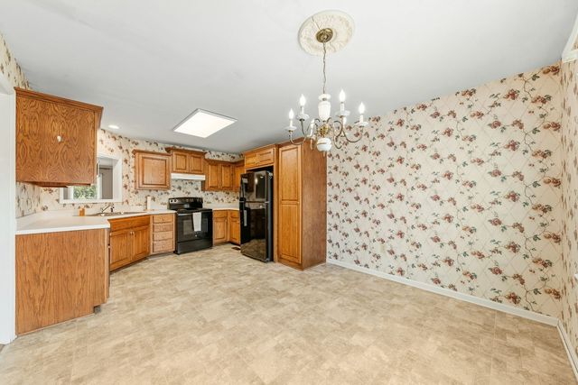 303 Springdale Dr, Columbia, TN 38401