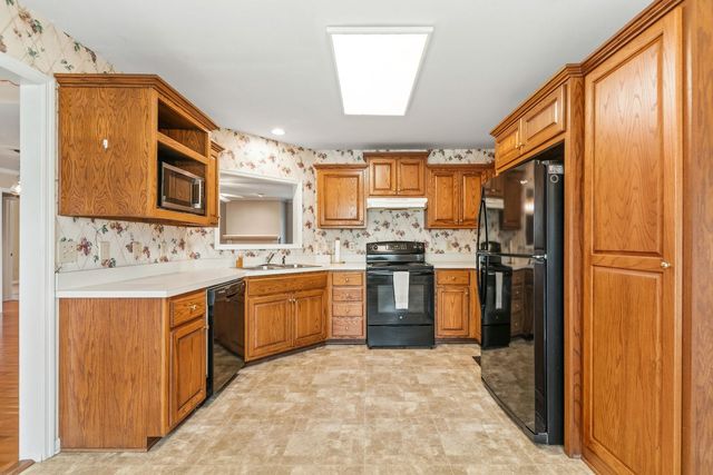 303 Springdale Dr, Columbia, TN 38401