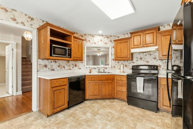 303 Springdale Dr, Columbia, TN 38401