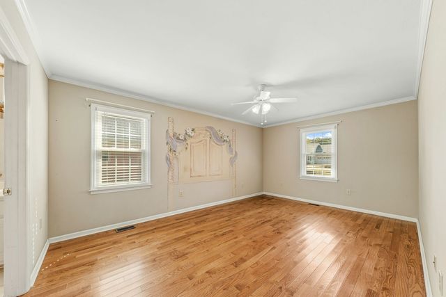 303 Springdale Dr, Columbia, TN 38401