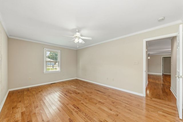 303 Springdale Dr, Columbia, TN 38401