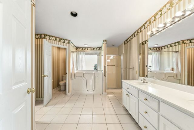 303 Springdale Dr, Columbia, TN 38401