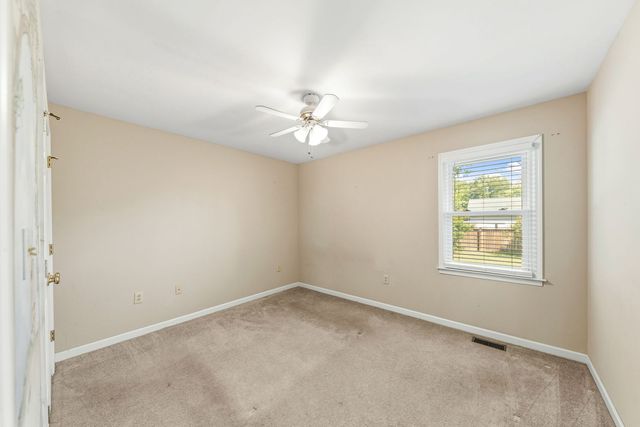303 Springdale Dr, Columbia, TN 38401
