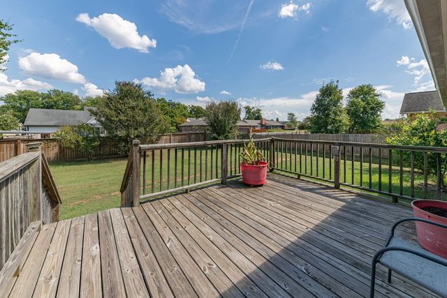 303 Springdale Dr, Columbia, TN 38401