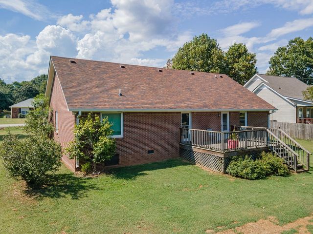 303 Springdale Dr, Columbia, TN 38401