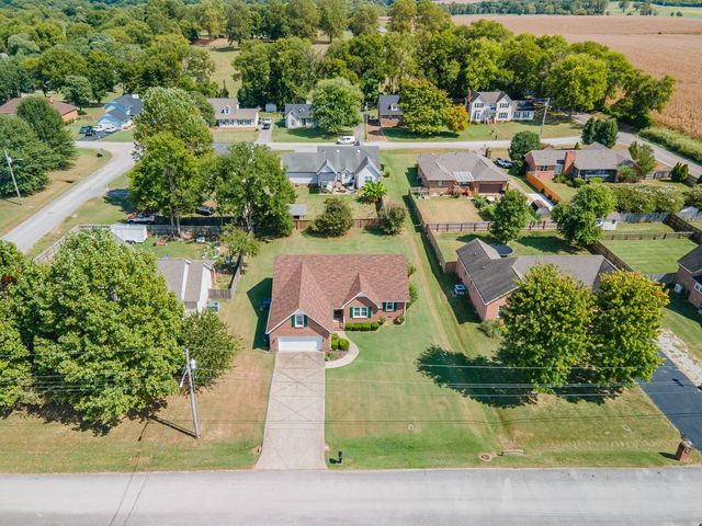 303 Springdale Dr, Columbia, TN 38401