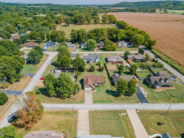 303 Springdale Dr, Columbia, TN 38401