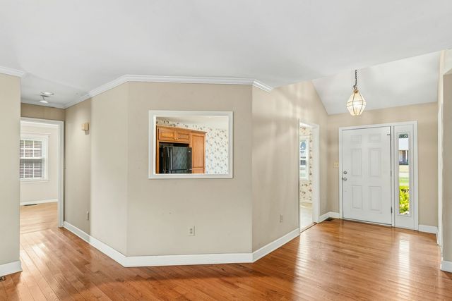 303 Springdale Dr, Columbia, TN 38401