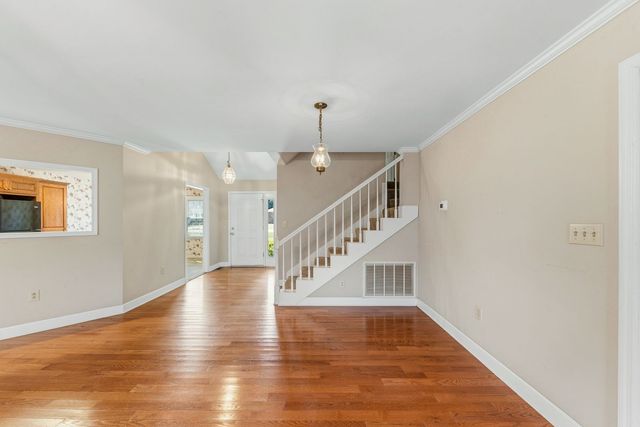 303 Springdale Dr, Columbia, TN 38401