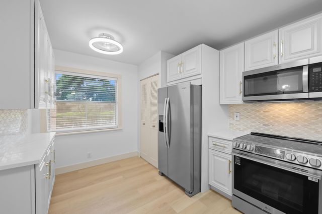 370 NW 76TH Avenue 204, Margate, FL 33063