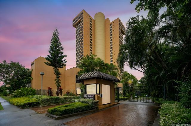 5333 Likini Street 703, Honolulu, HI 96818