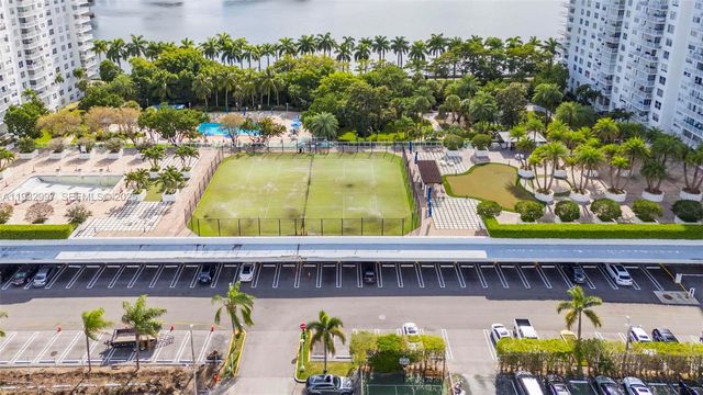 2801 NE 183rd St 315W, Aventura, FL 33160