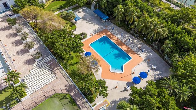 2801 NE 183rd St 315W, Aventura, FL 33160