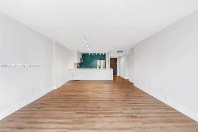 2801 NE 183rd St 315W, Aventura, FL 33160