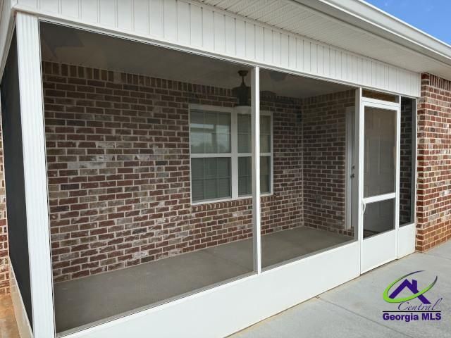 422 Lamplight Drive, Byron, GA 31008