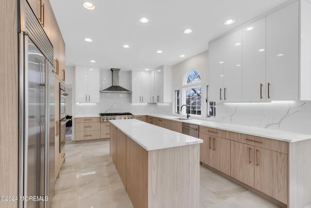 22 Meadow Lane, West Long Branch, NJ 07764
