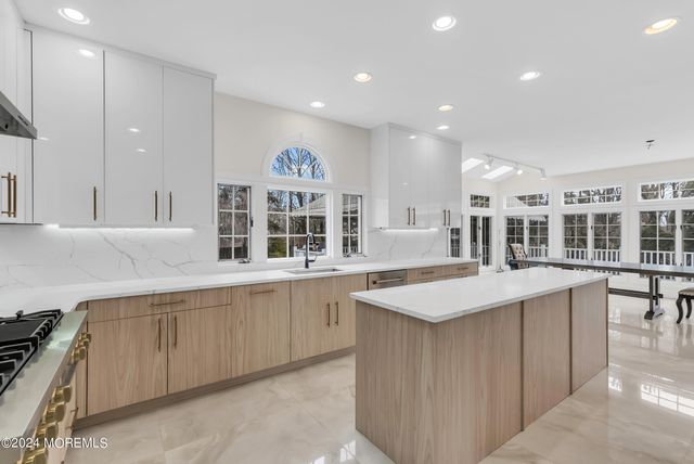 22 Meadow Lane, West Long Branch, NJ 07764