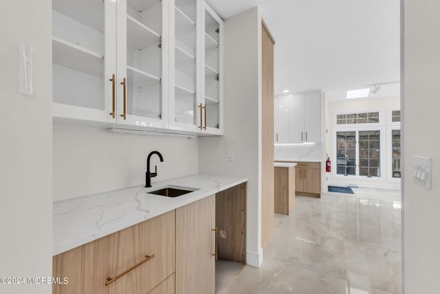 22 Meadow Lane, West Long Branch, NJ 07764
