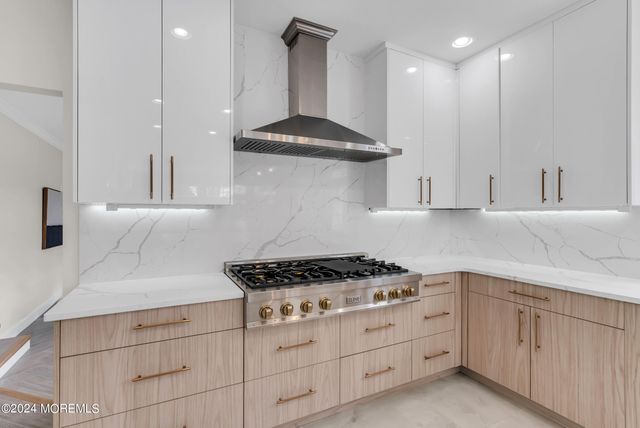 22 Meadow Lane, West Long Branch, NJ 07764