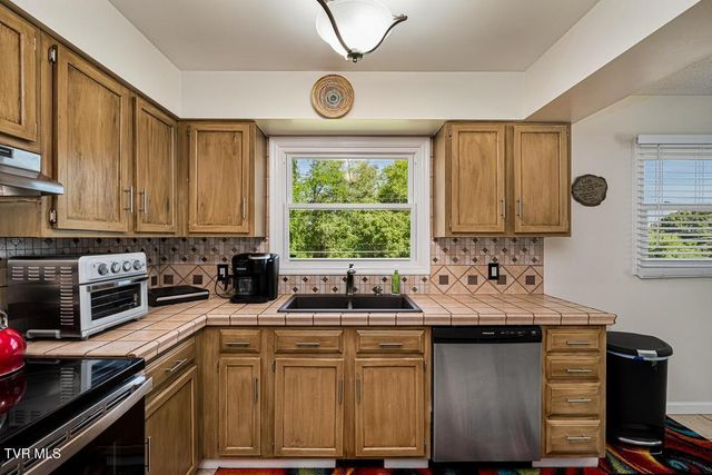 3540 Mcintosh Drive, Kingsport, TN 37663