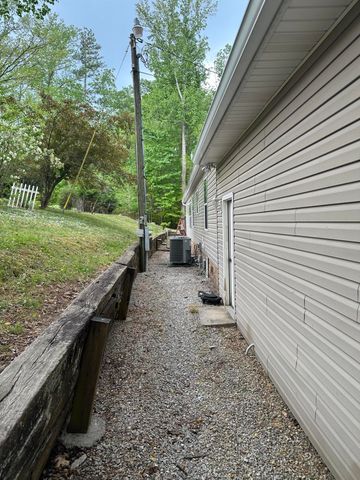 18 Hill Drive, Monticello, KY 42633