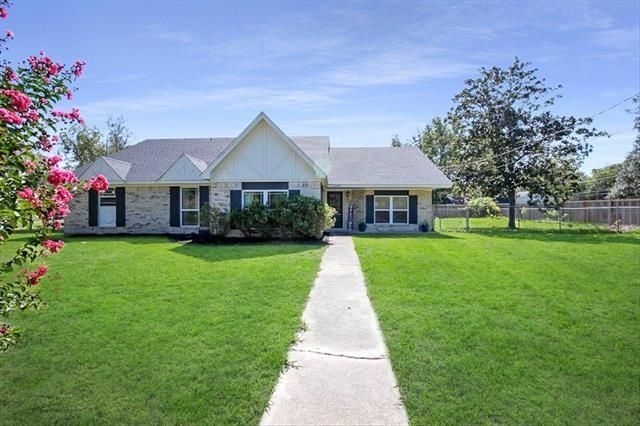 545 Elm Street, Sour Lake, TX 77659