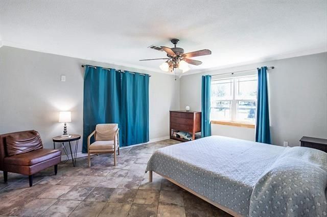 545 Elm Street, Sour Lake, TX 77659