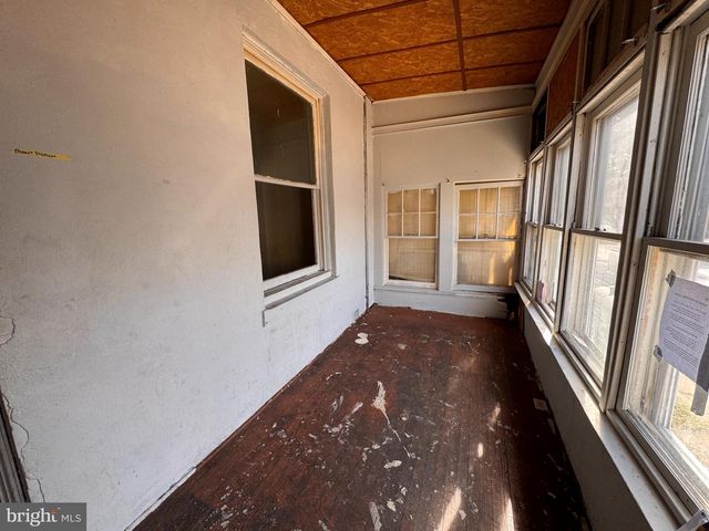 909 MAPLE TER, Darby, PA 19023