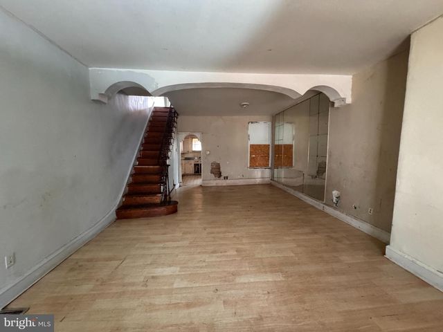 909 MAPLE TER, Darby, PA 19023