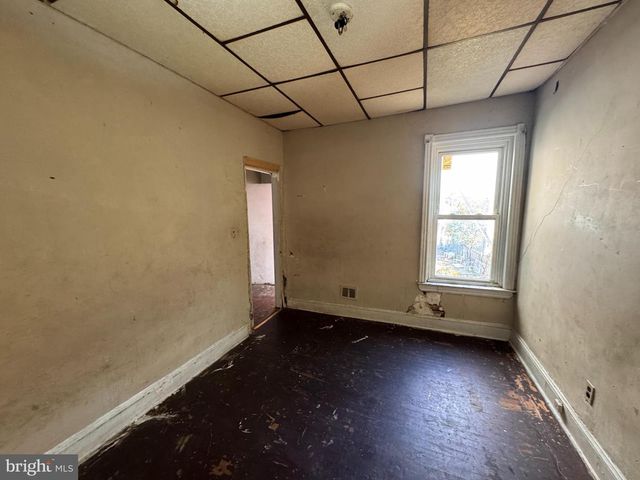 909 MAPLE TER, Darby, PA 19023