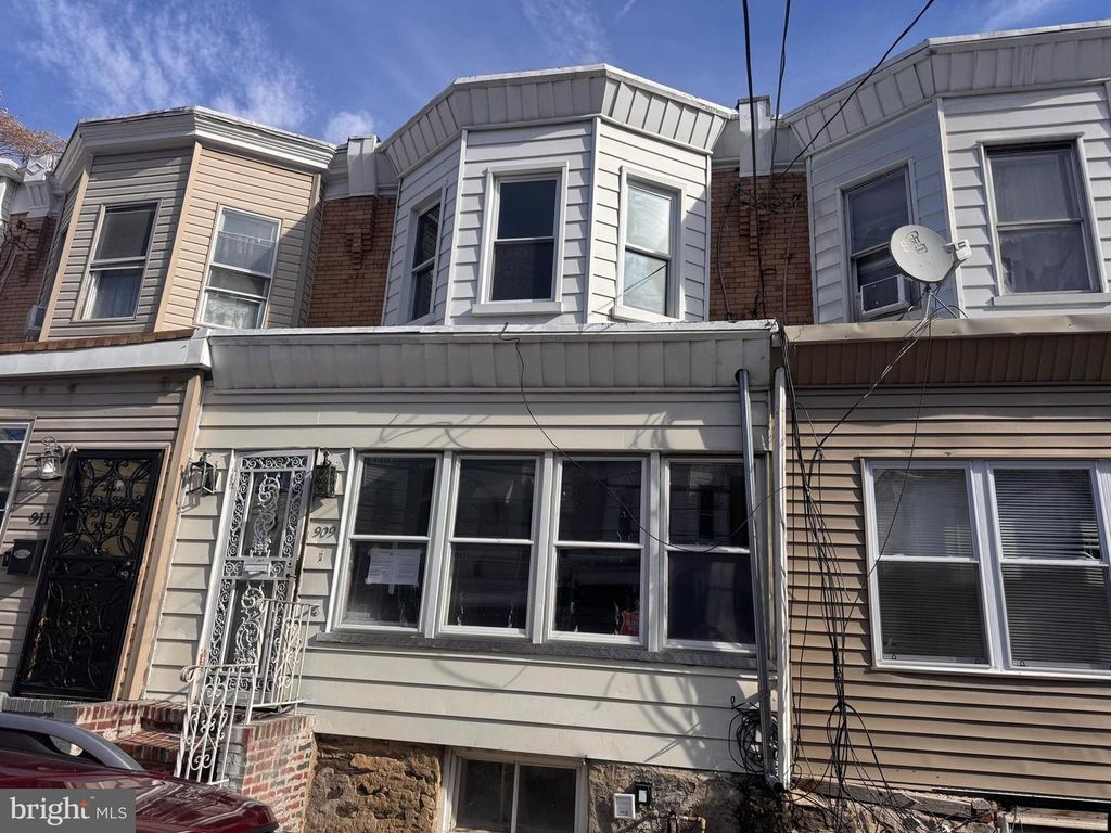 909 MAPLE TER, Darby, PA 19023